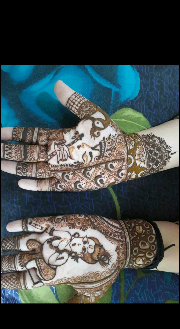 Deepa mehndi artist